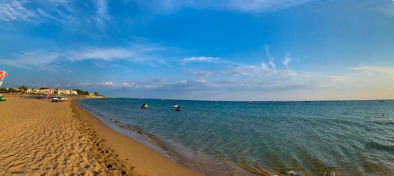 Aris Seaside Issos *